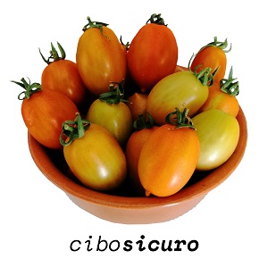 Pomodori Piccadilly Bio da Insalata in un recipiente, varietà mista di colori